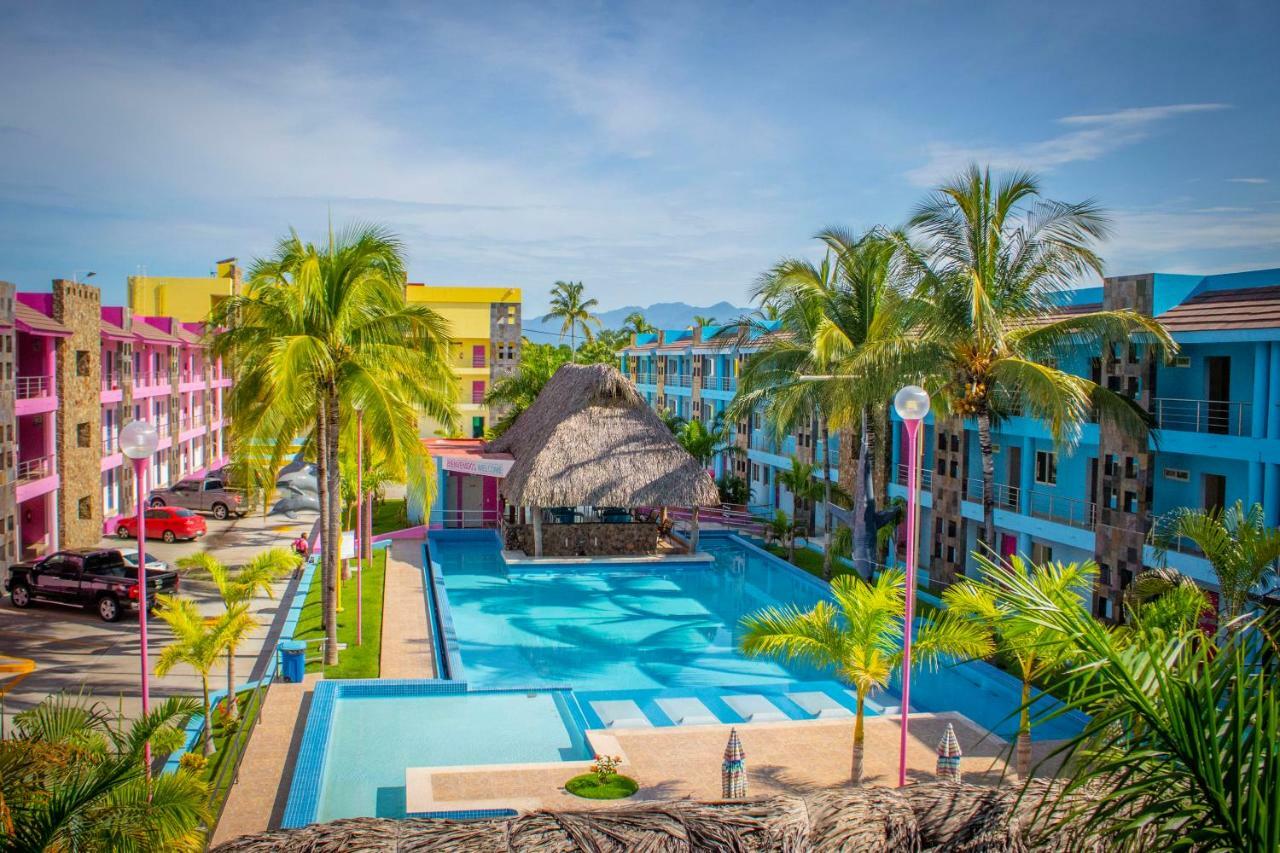 Miami Inn ヌエボ・バジャルタ エクステリア 写真