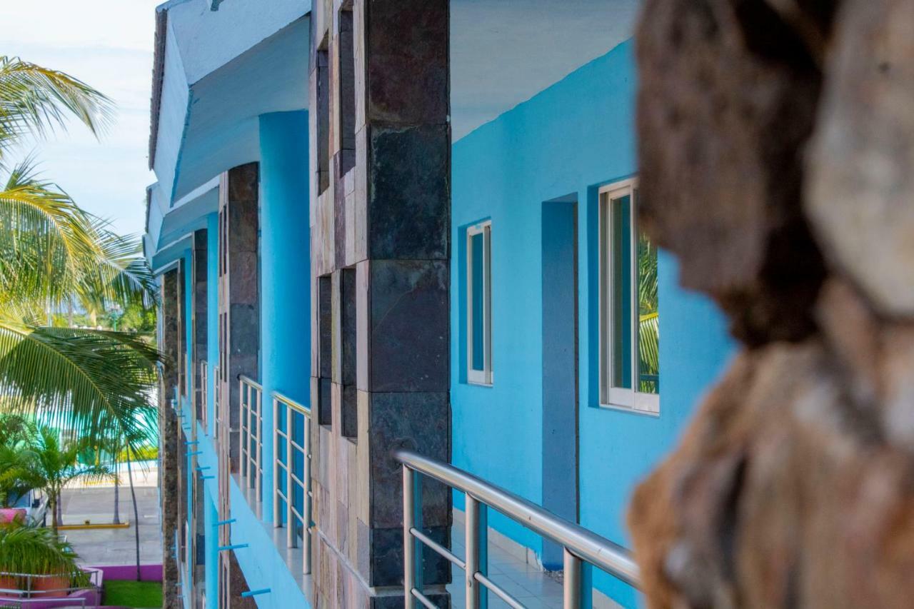 Miami Inn ヌエボ・バジャルタ エクステリア 写真