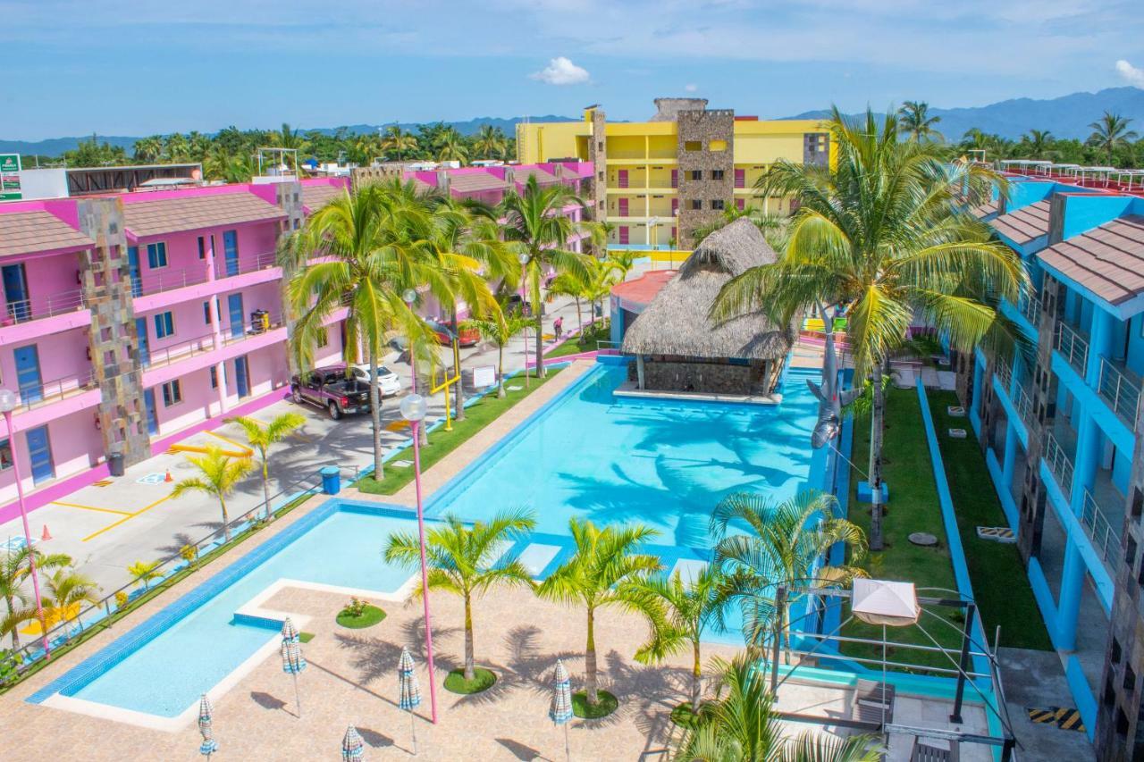 Miami Inn ヌエボ・バジャルタ エクステリア 写真